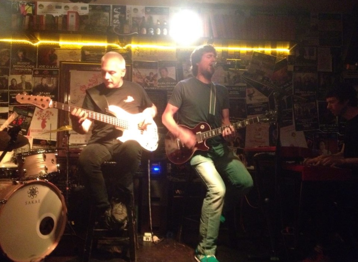 The Unknowns Live